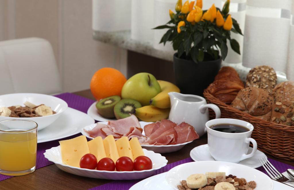 10 Bed And Breakfast Poznań Eksteriør bilde