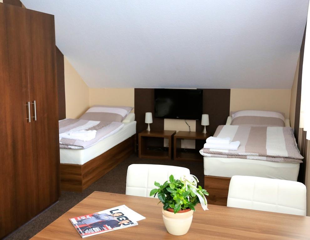 10 Bed And Breakfast Poznań Rom bilde